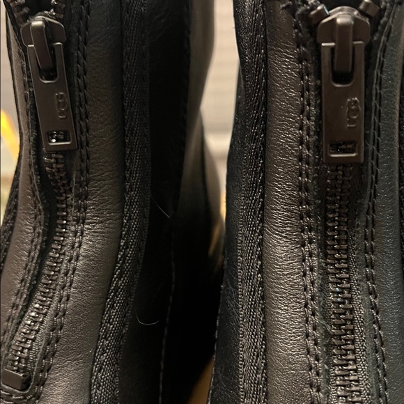 UGG Cityfunc Zip water-resistant platform booties in black leather. - Picture 6 of 12